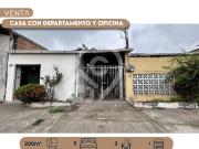 Casa de Venta con Departamento y Oficina, ubicado en...