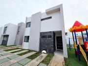 Casa en venta con doble altura en sala, en Gran San...