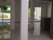 Casa en venta con doble seguridad dentro de burgos...