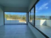 CASA EN VENTA CON DOBLE TERRAZA Y PADRÍSIMA AREA SOCIAL,...