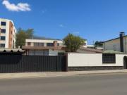 Casa en venta con dos departamentos en la Concepción