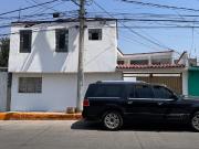 Casa en Venta con dos Departamentos y 160 m2 de Terreno...