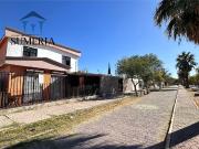 Casa en venta con dos locales comerciales