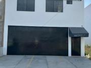 Casa en Venta con Dos Niveles y Oficinas en San Pedrito...