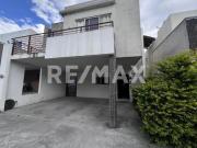 CASA EN VENTA CON DOS PISOS EN FRACC. CUMBRES DEL SOL 4