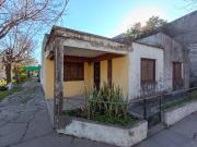 CASA EN VENTA CON DPTO EN BARRIO CENTER