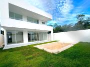 CASA EN VENTA CON EN PRIVADA CON ALBERCA, CANCHA DE...