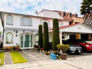 Casa en venta, con espacios amplios, cerca de Av....