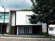 Casa en Venta con estilo industrial y acabados de lujo...