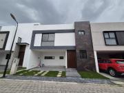 CASA EN VENTA CON ESTUDIO EN PLANTA BAJA EN MORAVIA, CHOLULA