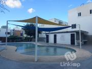 Casa en venta con excedente y alberca en Acanto...