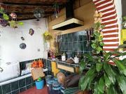 casa en venta con excelente ubicación a 70 metros de av...