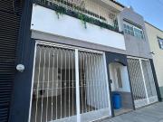 CASA EN VENTA CON EXCELENTE UBICACIÓN A UNAS CUADRAS DE...