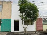 Casa en venta con excelente ubicación en COL BOCANEGRA a...