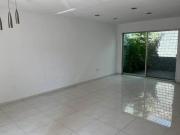 Casa en venta con excelente ubicacion en Loma Bonita...