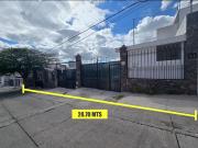 Casa en venta con frente de 29 m lineales, a media...