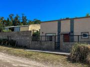 CASA EN VENTA CON GRAN GALPON ZONA LA ELENA