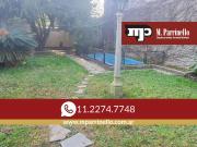 ¡Casa en venta con gran lote y excelente potencial! En Venta