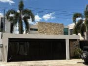 Casa en Venta con Habitación en Planta Baja en Cholul,... Casa en Venta con Habitación en Planta Baja en Cholul,...