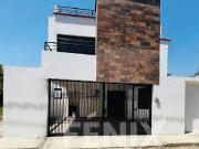 Casa en venta con habitación en planta baja Excelentes...