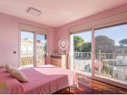 Casa en venta con impresionantes vistas al mar, piscina...