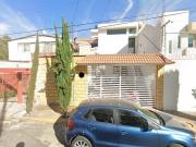 CASA EN VENTA CON JARDI N Y PATIO EN RINCON ARBOLEDAS