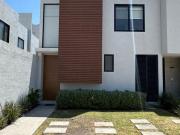 CASA EN VENTA CON JARDIN, ALTOS DE JURIQUILLA QUERETARO