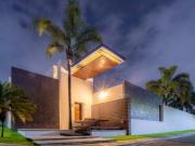 Casa en Venta con jardín en fraccionamiento residencial...