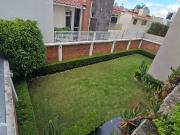 CASA EN VENTA CON JARDIN EN LOMA DEL RIO