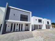 CASA EN VENTA CON JARDÍN EN TLAXCALANCINGO, SAN ANDRÉS...