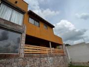 Casa en VENTA con jardín espacios amplios y preciosa vista