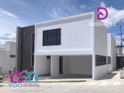 CASA EN VENTA CON JARDIN INTERIOR, EN ESQUINA....