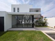 Casa en venta con jardín y alberca propia en Cuernavaca,...