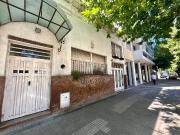 CASA EN VENTA CON JARDIN Y COCHERA LA PLATA