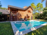 Casa en Venta con jardín y pileta