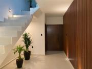 Casa en VENTA con jardin y sala de TV, Fracc. Lomas del...