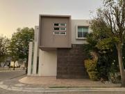 Casa en venta con jardín zona Lomas de Angelópolis,...