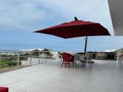 CASA EN VENTA CON LINDA VISTA AL MAR Y AMPLIA TERRAZA EN...