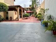 Casa en Venta con Local Comercial