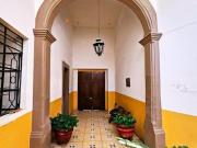 Casa en Venta con Local Comercial en el Centro de la... Casa en Venta con Local Comercial en el Centro de la...