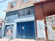 CASA EN VENTA CON LOCAL COMERCIALES SOBRE AVENIDA...