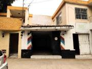 CASA EN VENTA CON LOCALES AV. UNIVERSIDAD