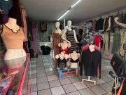 Casa en venta con locales comerciales