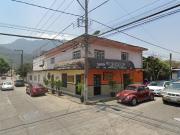 CASA EN VENTA CON LOCALES COMERCIALES EN EL CENTRO DE...