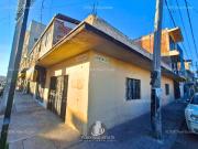 Casa en venta con locales comerciales en La Brisa