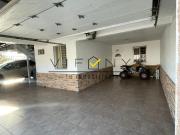 CASA EN VENTA con locales comerciales y en esquina Col...