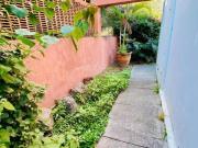 Casa en Venta con Locales Comerciales – Zona La Minerva...