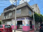 Casa en Venta con locales en Agricola Oriental