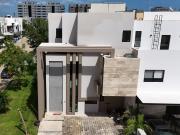 Casa en Venta con p?neles solares, Residencial Arbolada...