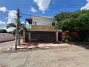 CASA EN VENTA CON PANELES SOLARES DENTRO DE LA CIUDAD,...